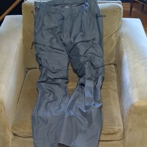 Arc'teryx Men's Cargo Pants - Dark Gray